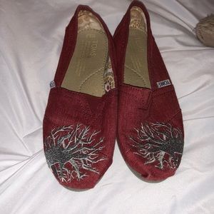 Women’s Toms size 5.5